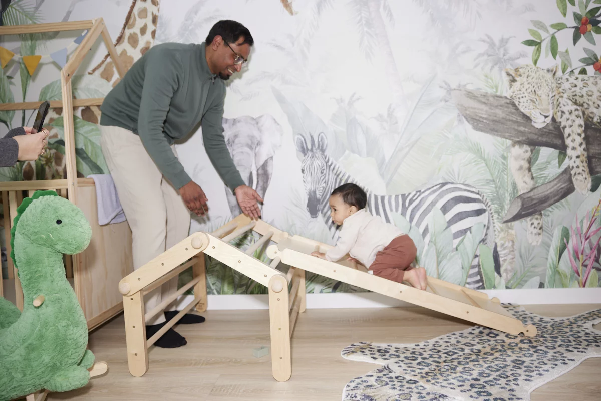 infant crawling